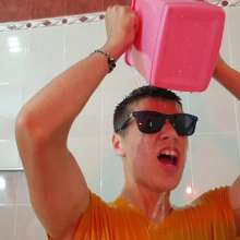 Wet Live Team: Danio Poured Buckets of Water over Himself, Shampoo!