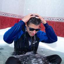 Wet Live Team: Danio Poured Buckets of Water over Himself, Shampoo!