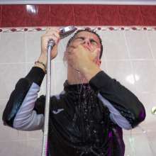 Wet Live Team: Danio's Body Shampoo and His Tracksuit!  Careful--hot