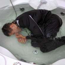 Wet Live Team: Danio's Body Shampoo and His Tracksuit!  Careful--hot