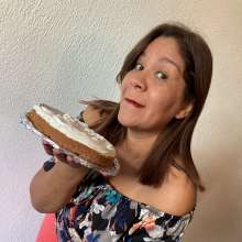 RevSlymsford: Messy Ma's Pie and Slime Posing: HD Picture Set