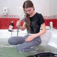 Wet Live Team: Nastya Made Herself a Bubble Bath and Took It Beautifully!