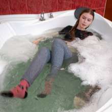 Wet Live Team: Nastya Made Herself a Bubble Bath and Took It Beautifully!