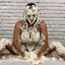 Messygirl: New Messygirl Download: Pie Time for Megan