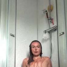WAMfuns Messy Forfeits: Queen Peach Milkshake Shower