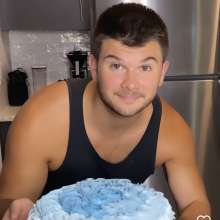 MessyBen: hot instagrammer ans his cakes