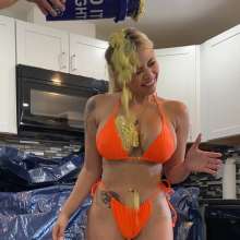 Slimed Models: Bella's First Time Getting Slimed