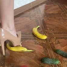 Top Messy Girls: Crushes Vegetables with His Heel