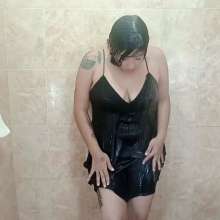 WetPlace: Jazminss Fully-Clothed Shower In Dress