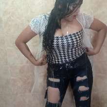 WetPlace: Jazminss Fully-Clothed Shower In Jeans