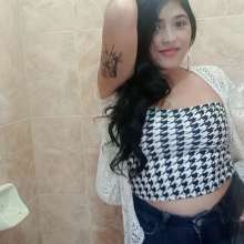 WetPlace: Jazminss Fully-Clothed Shower In Jeans