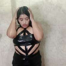 WetPlace: Jazminss Shower In Black Outfit