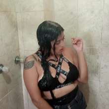WetPlace: Jazminss Shower In Jeans Shorts