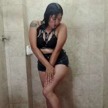 WetPlace: Jazminss Shower In Jeans Shorts