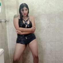 WetPlace: Jazminss Shower In Jeans Shorts