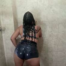 WetPlace: Jazminss Shower In Jeans Shorts