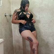 WetPlace: Jazminss Shower In Jeans Shorts