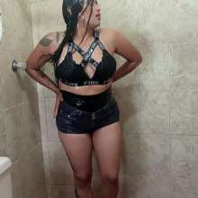 WetPlace: Jazminss Shower In Jeans Shorts