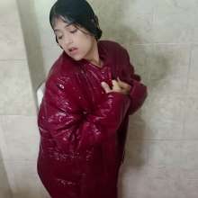 WetPlace: Jazminss Shower In Winter Jacket