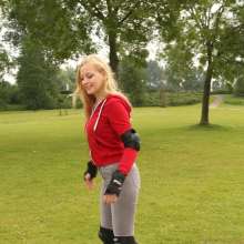 eileenvogel: W378 Eileen falling in the river while rolleblading