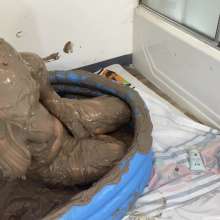 boychucker: Mud in a Kiddie Pool