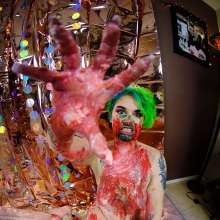 messyhot: Olive Makes a Carrie Prom Themed Cake Mess