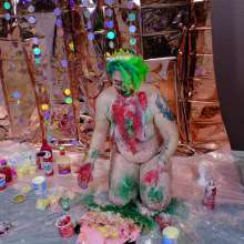 messyhot: Olive Makes a Carrie Prom Themed Cake Mess