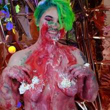 messyhot: Olive Makes a Carrie Prom Themed Cake Mess