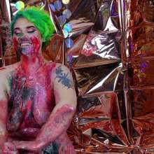 messyhot: Olive Makes a Carrie Prom Themed Cake Mess