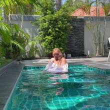 Wet_look_elena: Seethrougth White Drees and Stockings in the Pool