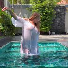 Wet_look_elena: Seethrougth White Drees and Stockings in the Pool