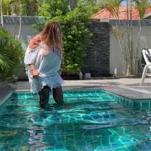 Wet_look_elena: Seethrougth White Drees and Stockings in the Pool