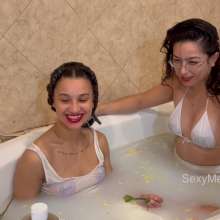 Alana SexyMessyBabes: Sensual Milk and Honey Bath