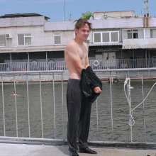 Wet Live Team: The Guy Did a Great Dive under Water Fully-clothed!