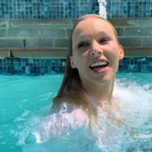 Messygirl: A New Custom Video Girls Download: Zoey Underwater