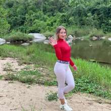 WetPlace: Alsu White Leggings In The River