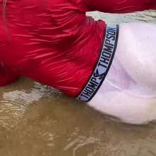 WetPlace: Alsu White Leggings In The River