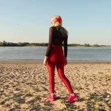 WetPlace: Beautiful Eileen Red Leggings In The River
