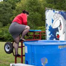 JD and Messy Andi: Business Dunk!