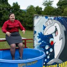JD and Messy Andi: Business Dunk!