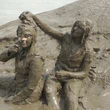 DungeonMasterOne: Goth Maude Gets Muddy!