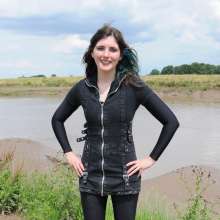 DungeonMasterOne: Goth Maude Gets Muddy!