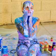 messyhot: Hex Hellflower Is a Goth Cake Smasher