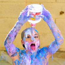 messyhot: Hex Hellflower Is a Goth Cake Smasher