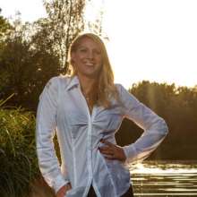 WAM Photography: WAM Photography--Sandra in the lake