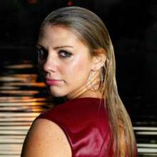 WAM Photography: WAM Photography--Sandra in the lake
