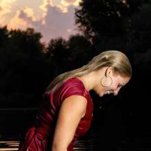WAM Photography: WAM Photography--Sandra in the lake