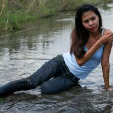 Owen: Jazz Soaks Her Jeans!  Photos