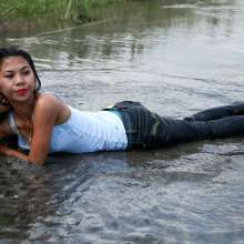 Owen: Jazz Soaks Her Jeans!  Photos