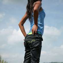 Owen: Jazz Soaks Her Jeans!  Photos